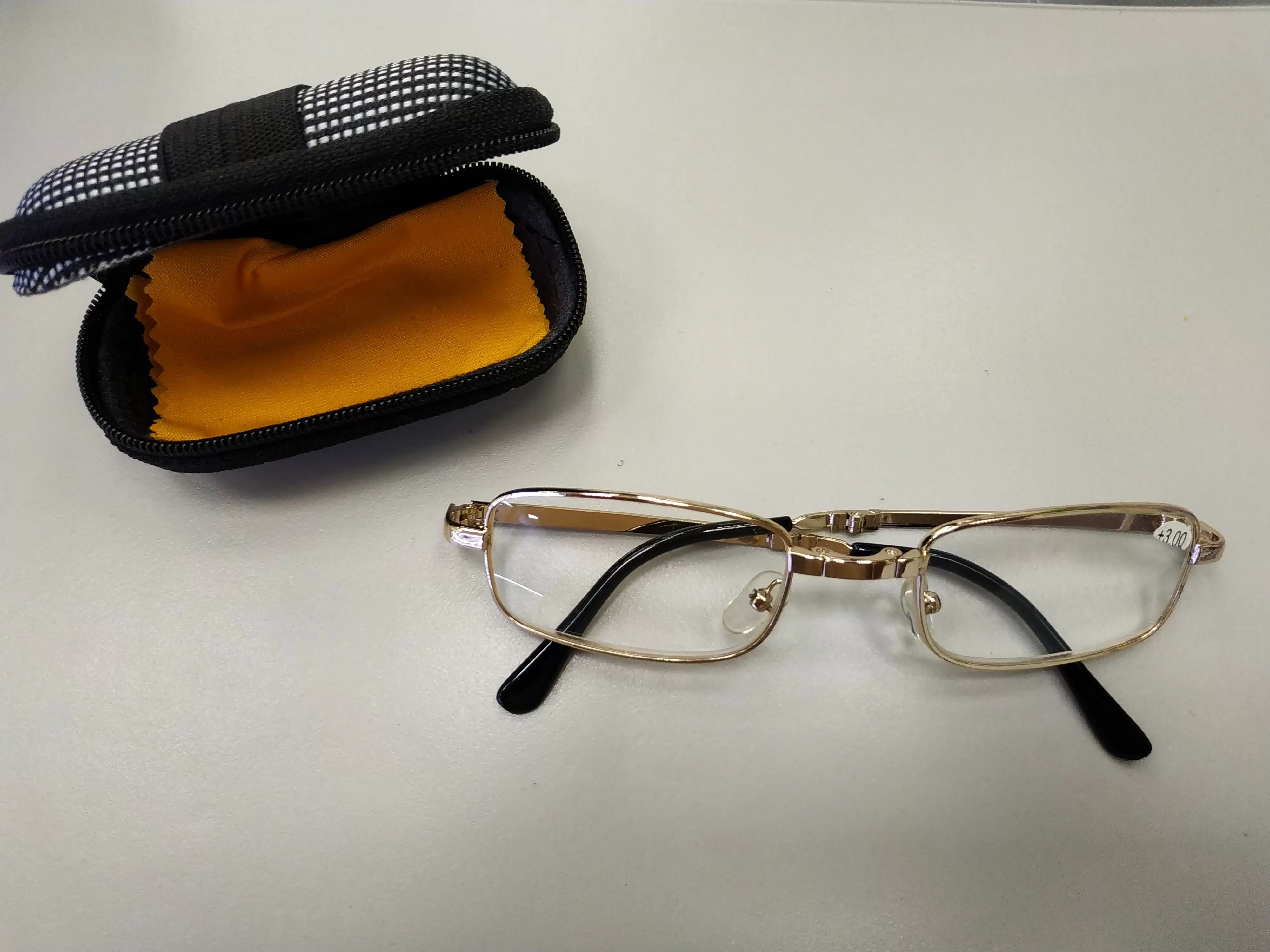 Готовые очки складные в футляре